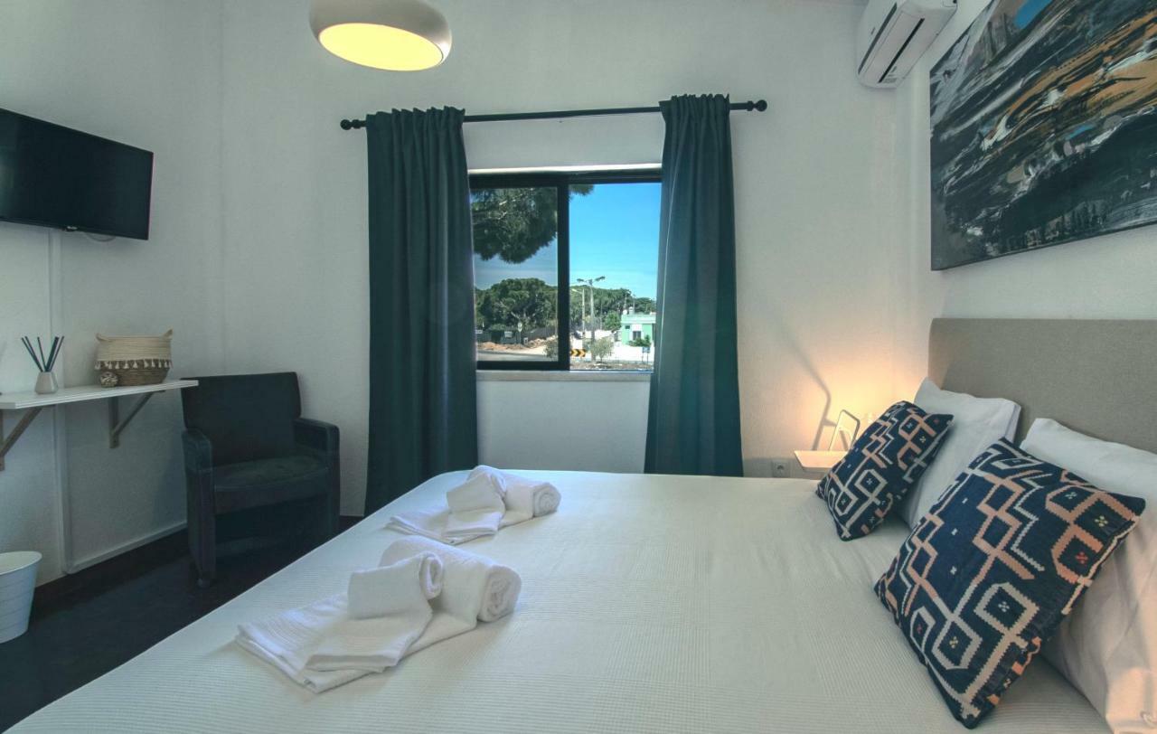 Pine House - Faro Airport, Beach And City Center Zewnętrze zdjęcie